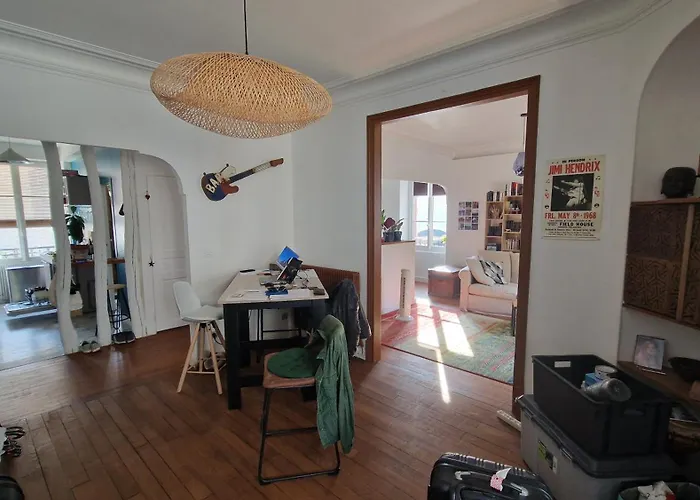 - Chateau Mi-chemin Centre Et Gare * Fontainebleau